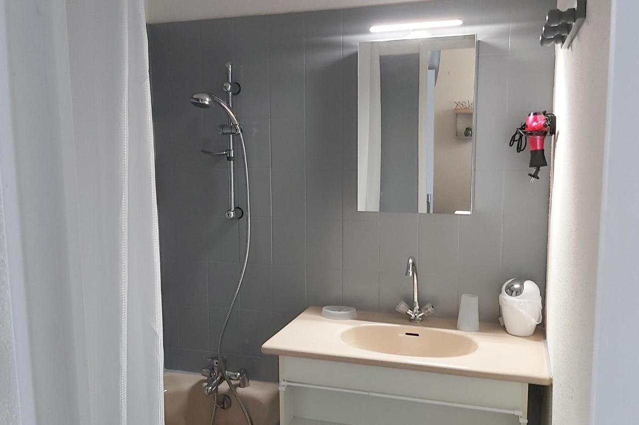 Beautiful Studio With Balcony In Briancon Екстериор снимка